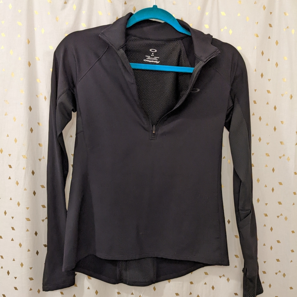 Oakley work out top